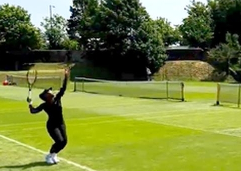 Serena dá show, derruba número 2 do mundo e segue forte no US Open