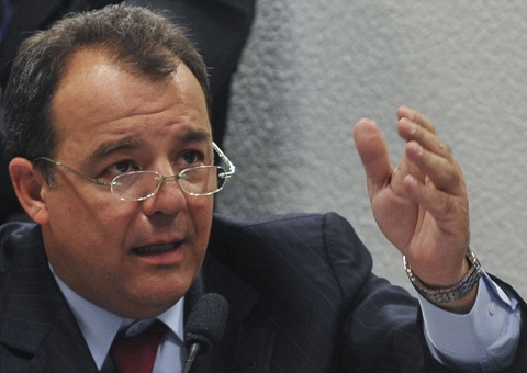 Cabral é condenado por usar helicóptero do governo para uso particular