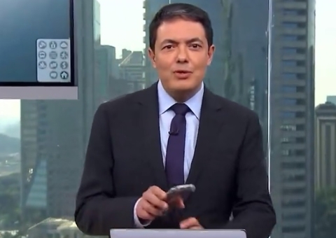 Apresentador da Globo quebra copo ao vivo e viraliza