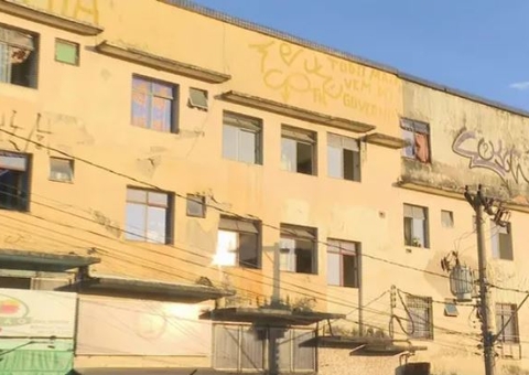 Homem é preso após jogar vizinho da janela de prédio; Vítima morreu