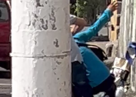 Vídeo: Funcionário do Zona Azul é agredido a socos por motorista no centro de Manaus