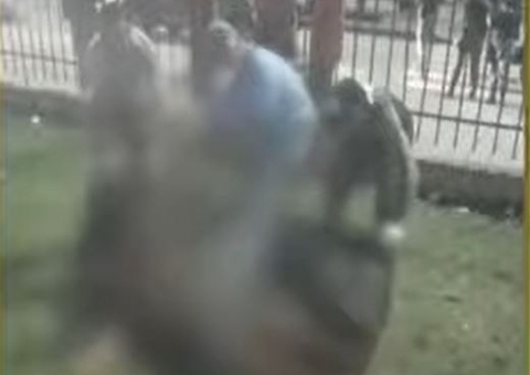 Homem é perseguido e assassinado a facadas na Praça da Matriz em Manaus