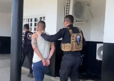 Homem é preso por agredir esposa e ameaçar enteado de 4  anos com faca no Amazonas