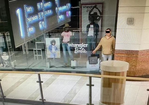 Ladrão se finge de manequim, espera shopping fechar e rouba loja, veja vídeo