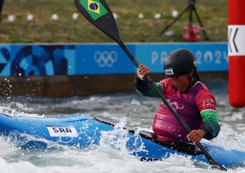 Ana Sátila garante vaga nas quartas de final do caiaque cross 