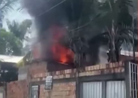 Incêndio destrói oficina e assusta moradores no Terra Nova