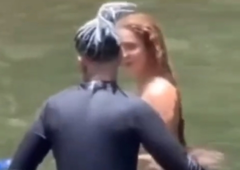Shakira é flagrada em banho de rio com ex-noivo de Rosalía, Rauw Alejandro