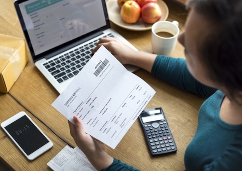 Mulher que teve seu nome negativado por empréstimo do marido ganha ação contra Santander