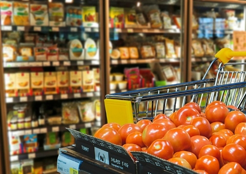 Embalagens de alimentos têm poucas chances de espalharem Covid, diz agência