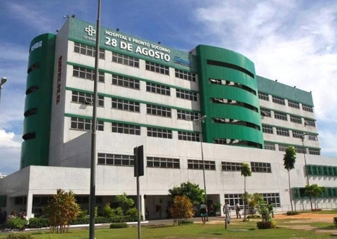 Jovem é preso dentro do hospital após ser agredido e esfaqueado em Manaus