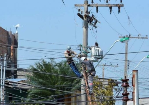 Bairros de Manaus e ramal na AM-010 ficam sem energia nesta quinta-feira