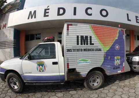 Feto é encontrado dentro de saco de lixo em avenida de Manaus