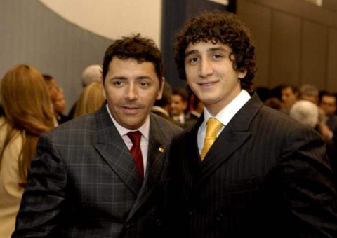 Reizo posta foto rara com Sabino Castelo Branco e se declara para o pai; veja