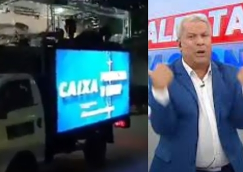 Caminhão com alto falante protesta contra Sikêra Jr. em frente à RedeTV!