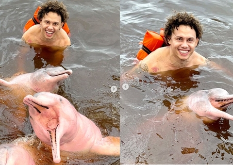 Ator Silvero Pereira nada com os botos e visita pontos turísticos no Amazonas; veja fotos