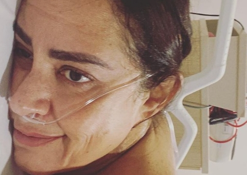 Silvia Abravanel se vacina contra covid após internação: 'me tremendo toda'