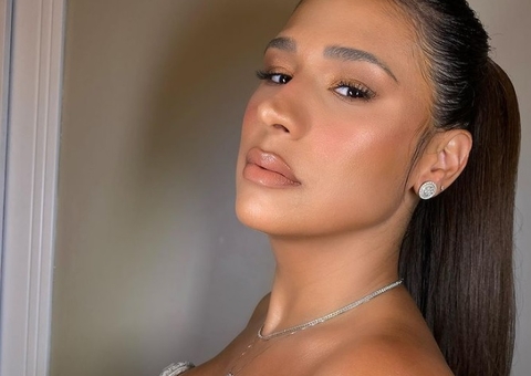 Simone faz plástica na barriga e troca silicone nos seios após problemas