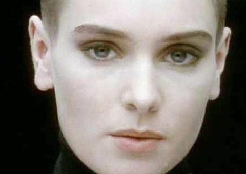 Sinéad O’Connor não é identificada e corpo da cantora passará por autópsia