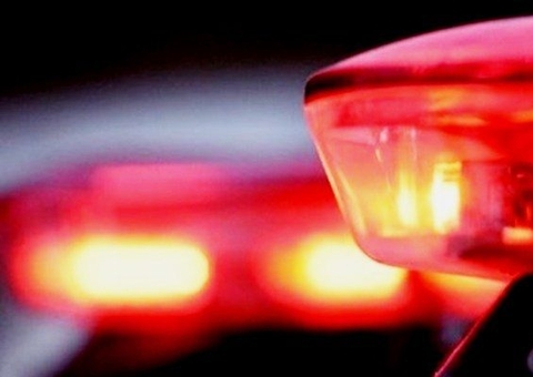 Mulher é presa suspeita de expulsar filho de 10 anos de casa