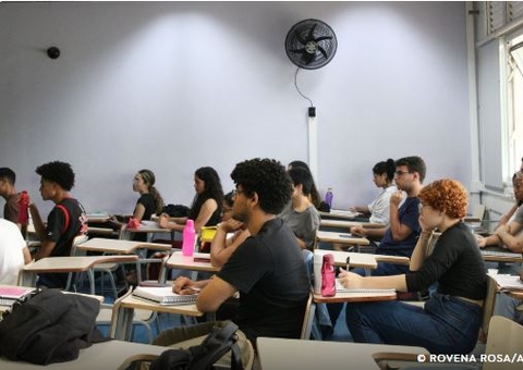 MEC abre inscrições para financiar cursinhos pré-enem gratuitos