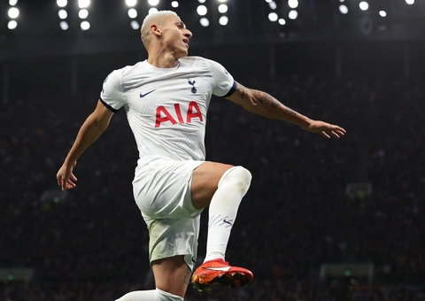 Richarlison faz dois gols contra o Newcastle e quebra jejum de três meses