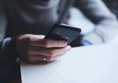 Banco vai indenizar cliente que teve prejuízo de R$49 mil ao ter celular roubado