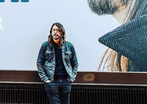 Dave Grohl, do Foo Fighters, anuncia nascimento de filha fora do casamento
