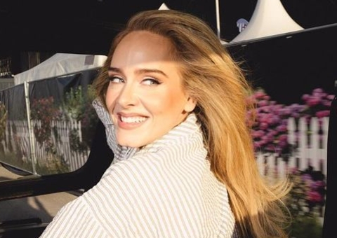 Adele recusa proposta bilionária para shows: 'ficar em casa com o filho'