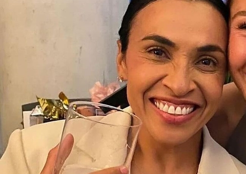 Marta fica noiva de jogadora americana Carrie Lawrence; veja fotos