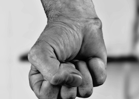 Adolescente de 14 anos morre ao tentar separar briga de casal  