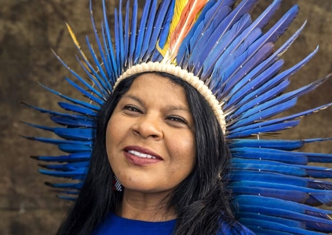 Ministra Sonia Guajajara segue internada, diz boletim