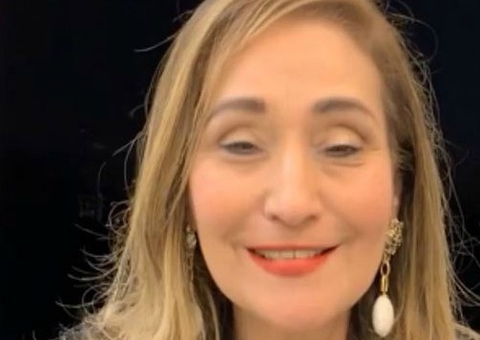Sonia Abrão renova contrato por 4 anos e fica na RedeTV! até 2025