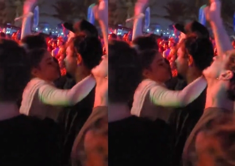 Sophie Charlotte e Xamã são flagrados aos beijos em show; vídeo 