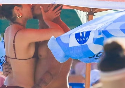 Sophie Charlotte e Xamã reatam romance e são flagrados aos beijos em praia