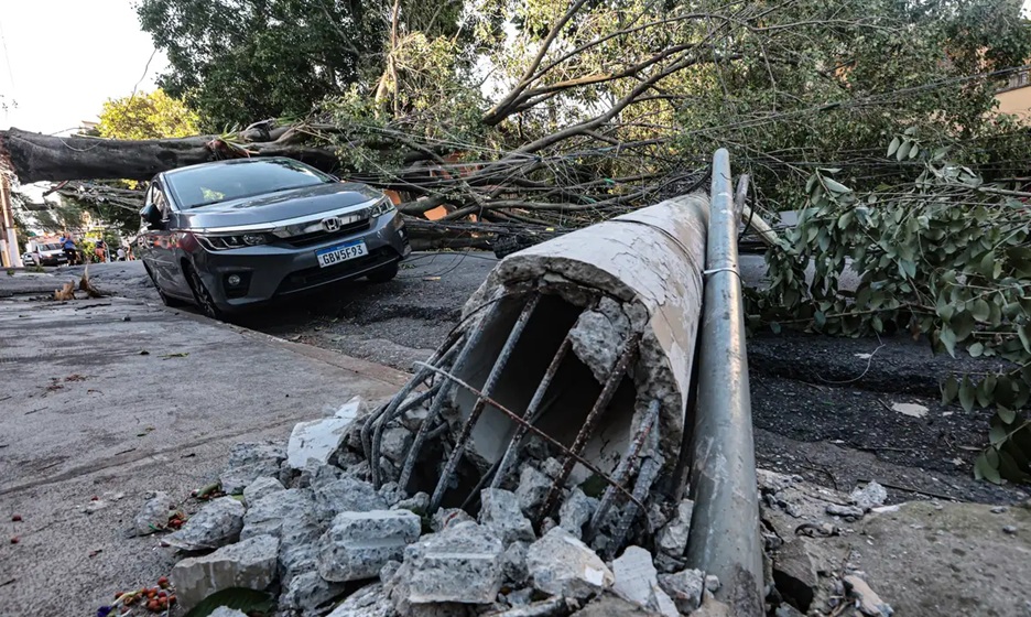 Apagão em SP deixa mais de 1,5 milhão sem luz e Enel não dá previsão