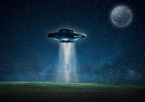 Entenda como fake news, fim do mundo e alienígenas se misturam na arte da Covid