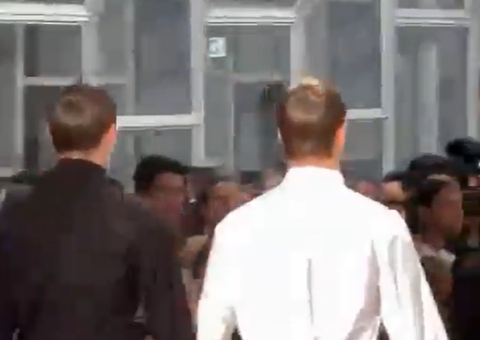 Gêmeos de Fernanda Lima e Rodrigo Hilbert estreiam no São Paulo Fashion Week