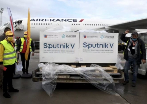 Governadores brasileiros se unem para tentar importar vacina Sputnik V