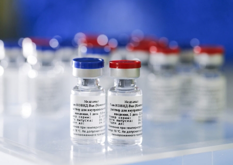 Governo dispensa licitação para tentar adquirir vacina Sputnik V e Covaxin