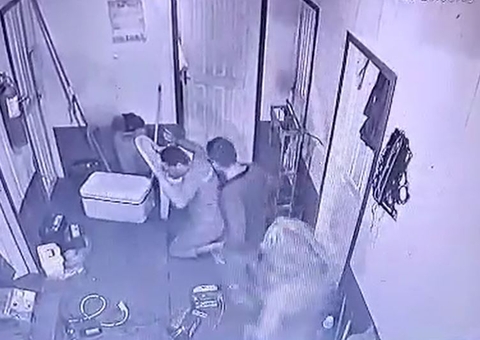 Piratas de rio rendem vigia e roubam lancha da PM no Amazonas, veja vídeo