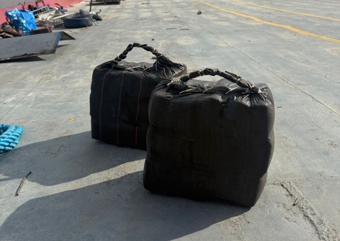 Trio é preso com 42 kg de maconha escondidos no porão de barco em Coari