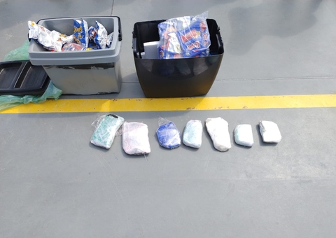 Droga avaliada em R$225 mil escondida em caixa térmica é apreendida no Amazonas