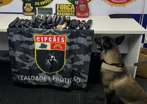 Mais de 8 Kg de drogas são encontrados no vaso sanitário de barco em Coari