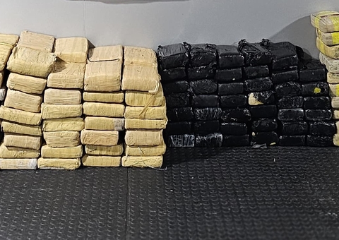 Polícia apreende 250 quilos de maconha em voadeira no Rio Negro
