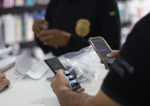 Homem é preso na Glória após anunciar celular roubado em site de vendas