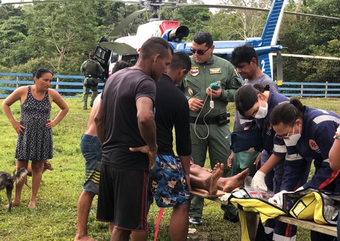 Helicóptero faz resgate de homem picado por cobra ao capinar no Amazonas