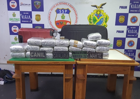 Homem é preso com mais de 40kg de drogas em embarcação no Amazonas