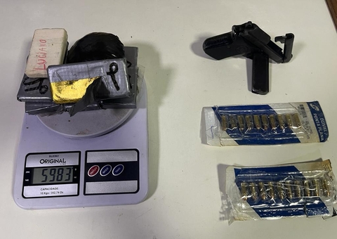 Dupla é presa com arma e barras de ouro escondidas em lancha no Amazonas