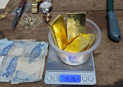 Dupla é presa com 2 kg de ouro nas proximidades do aeroporto de Japurá