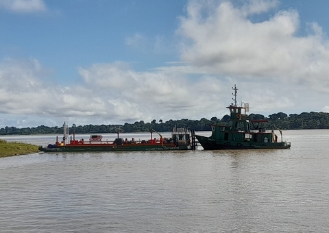 Balsa com 150 mil litros de óleo diesel é apreendida no Amazonas